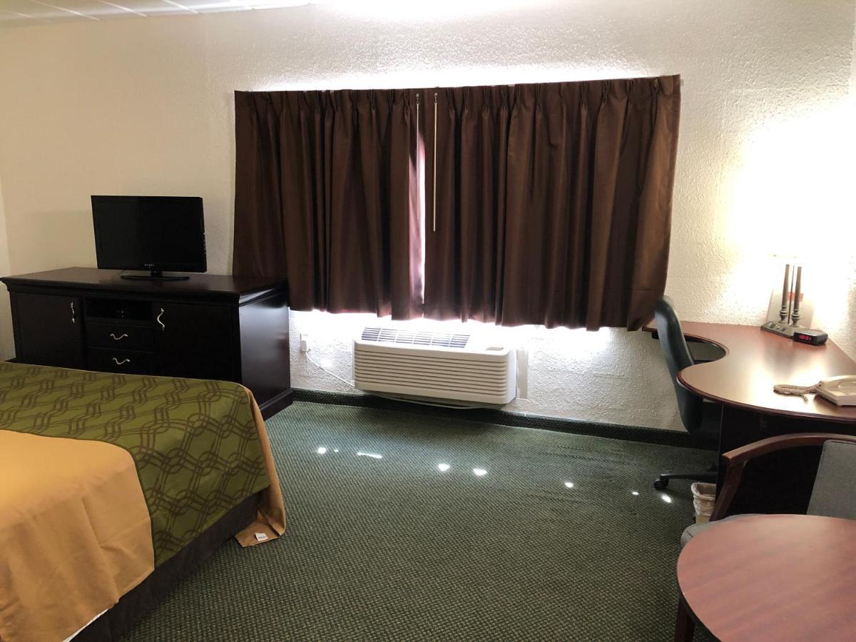 Econo Lodge Wisconsin Rapids Exterior foto