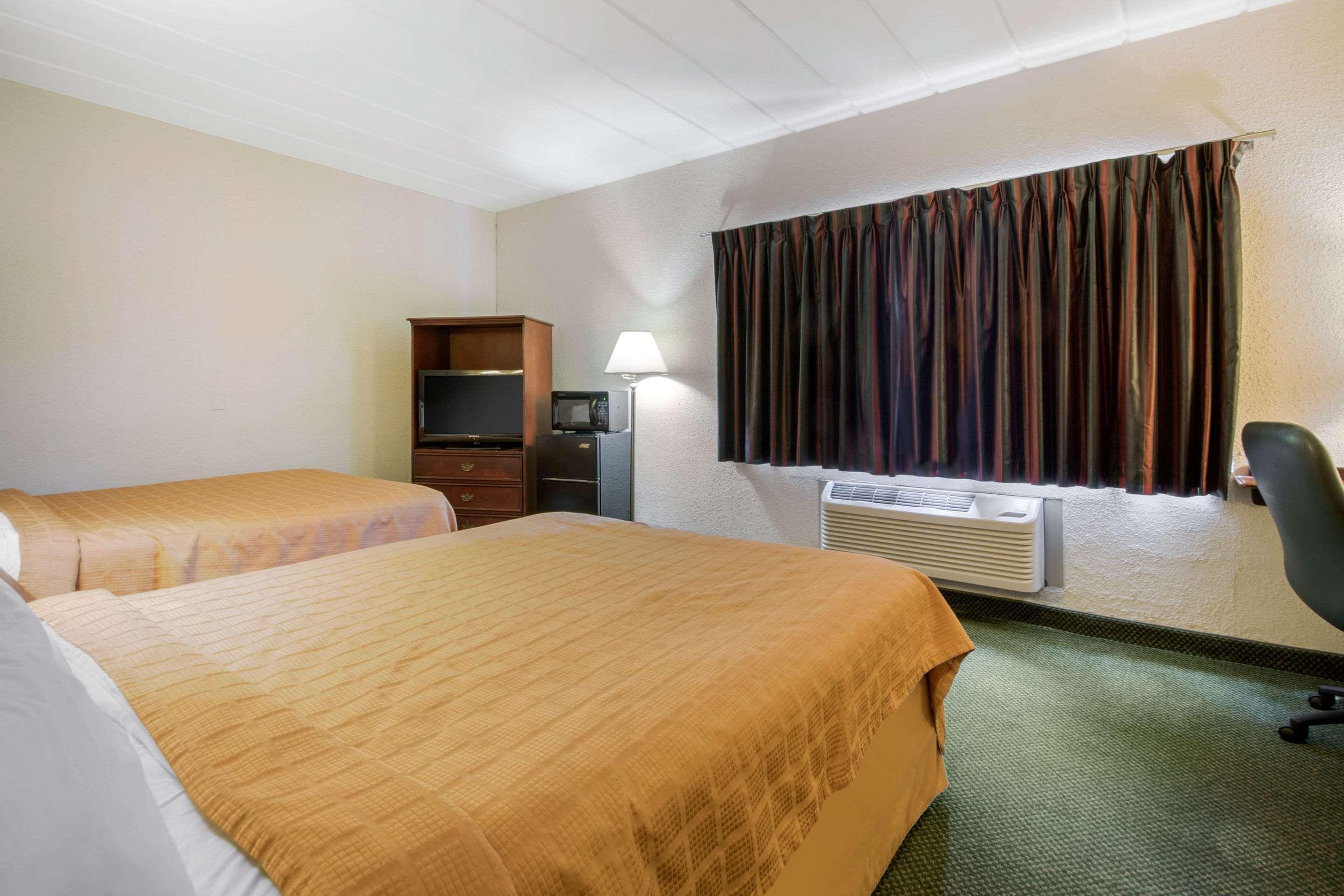 Econo Lodge Wisconsin Rapids Exterior foto