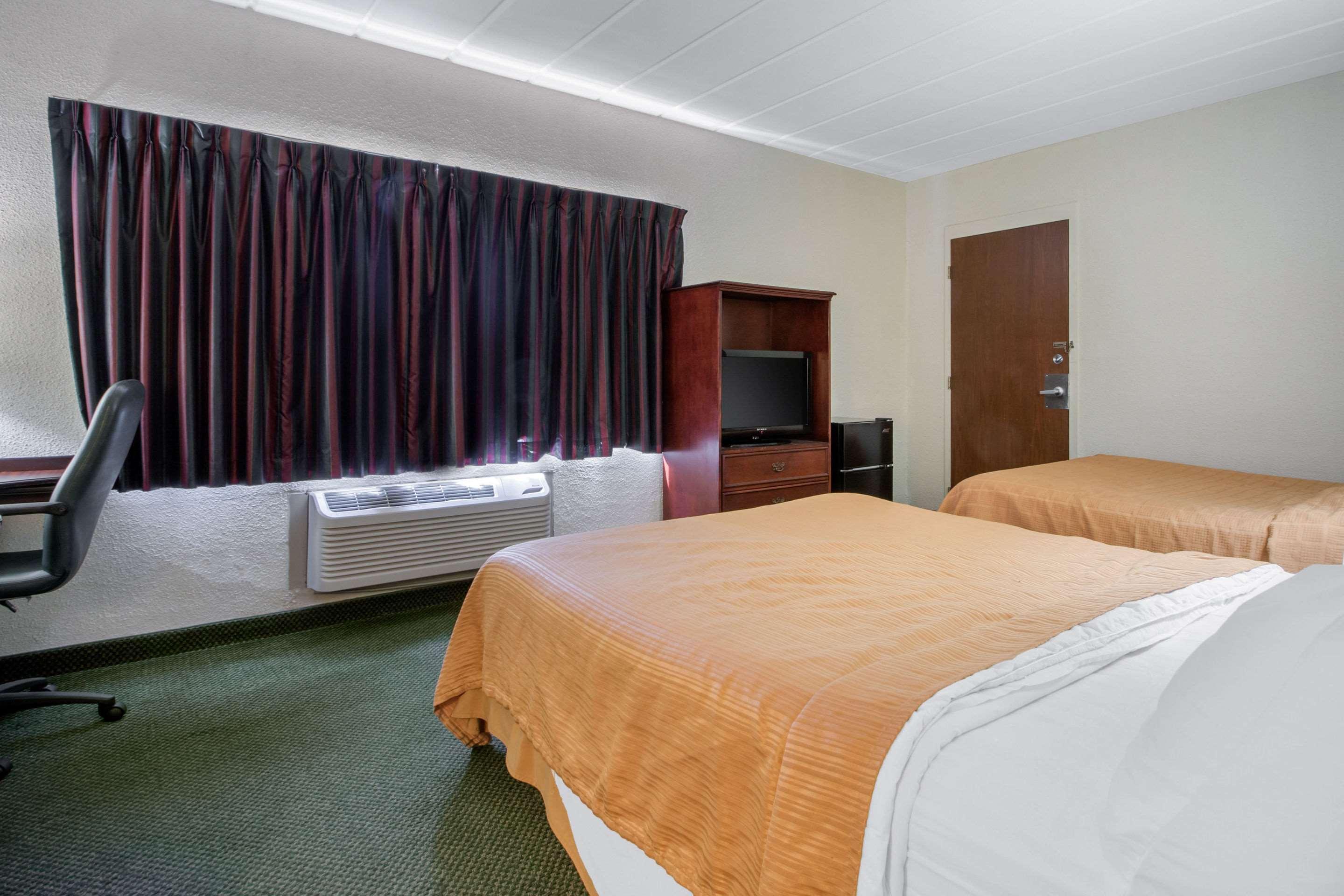 Econo Lodge Wisconsin Rapids Exterior foto